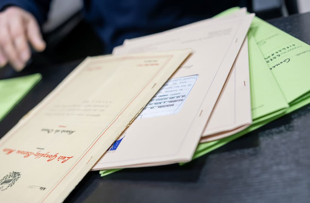 Hacer gestiones y trámites legales en Ourense